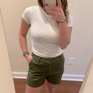 Liz Claiborne Classic Chino Short NWT Size 4P